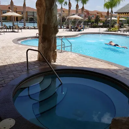 Paradise Palms 8978